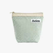 Aeiou POUCH (M) Cuadros pequeños azul verdosos