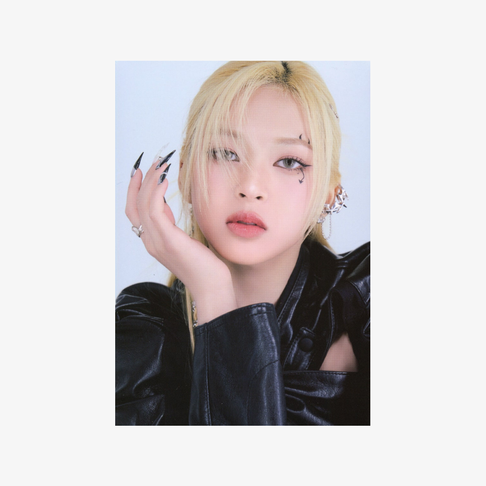 BABYMONSTER - 1st MINI ALBUM [BABYMONS7ER] CHIQUITA (YG TAG ALBUM VER.)