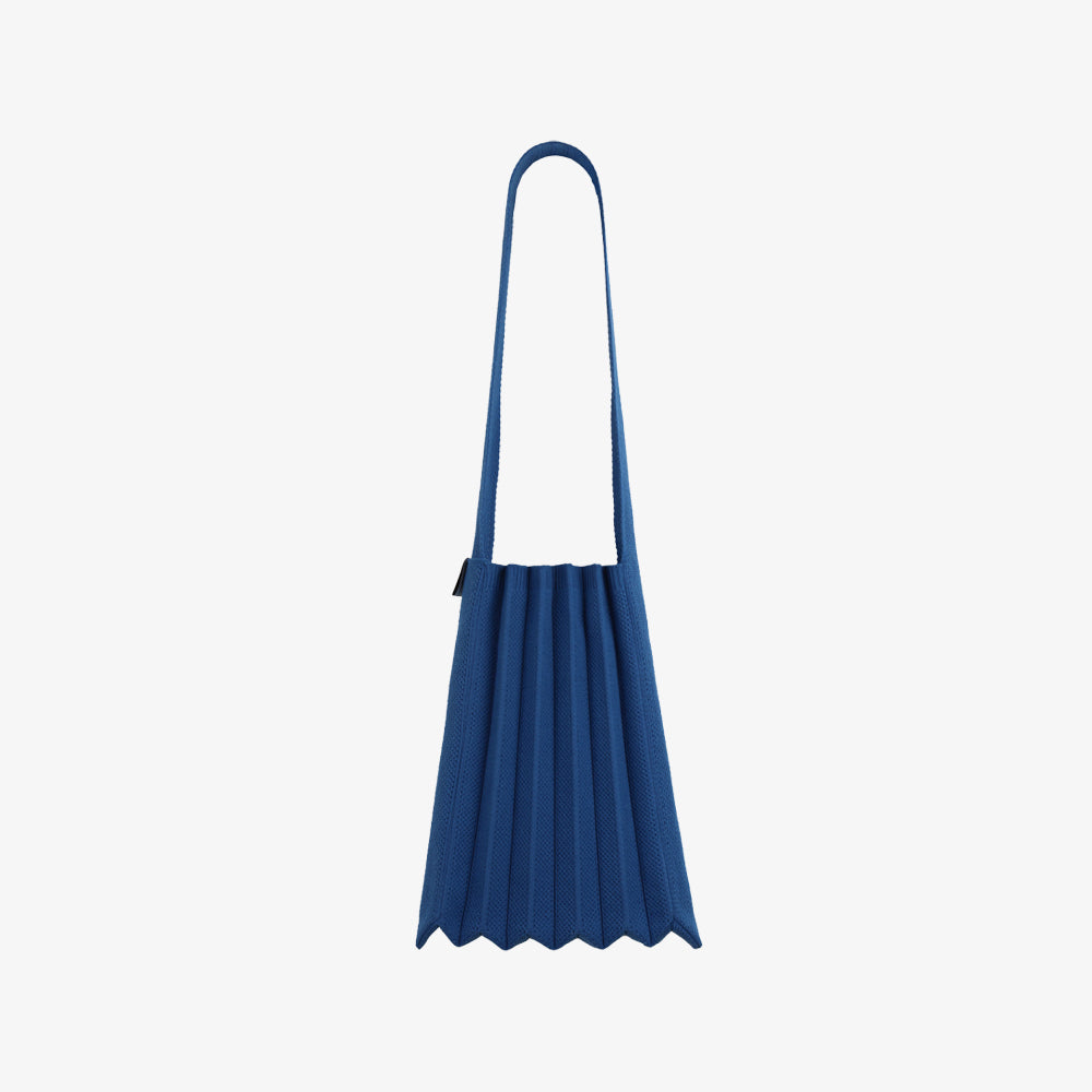 PLEATSMAMA LITE SHOULDER BAG BLUE