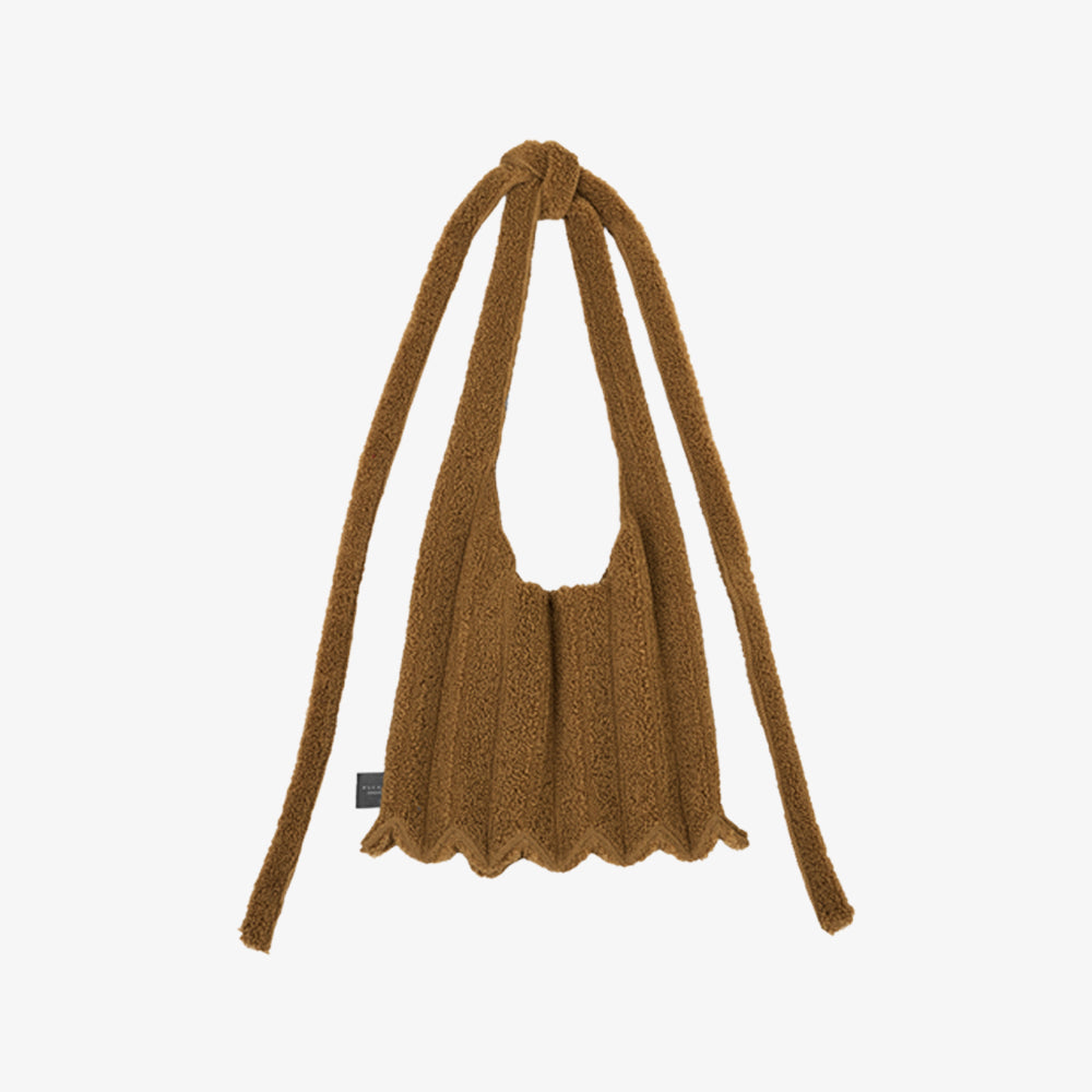 PLEATSMAMA POODLE SHOULDER BAG CAMEL