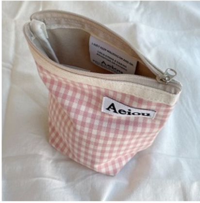Aeiou POUCH (M) Cherry Blossom Check