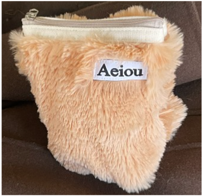 Aeiou POUCH (M) Fur Brown Sugar